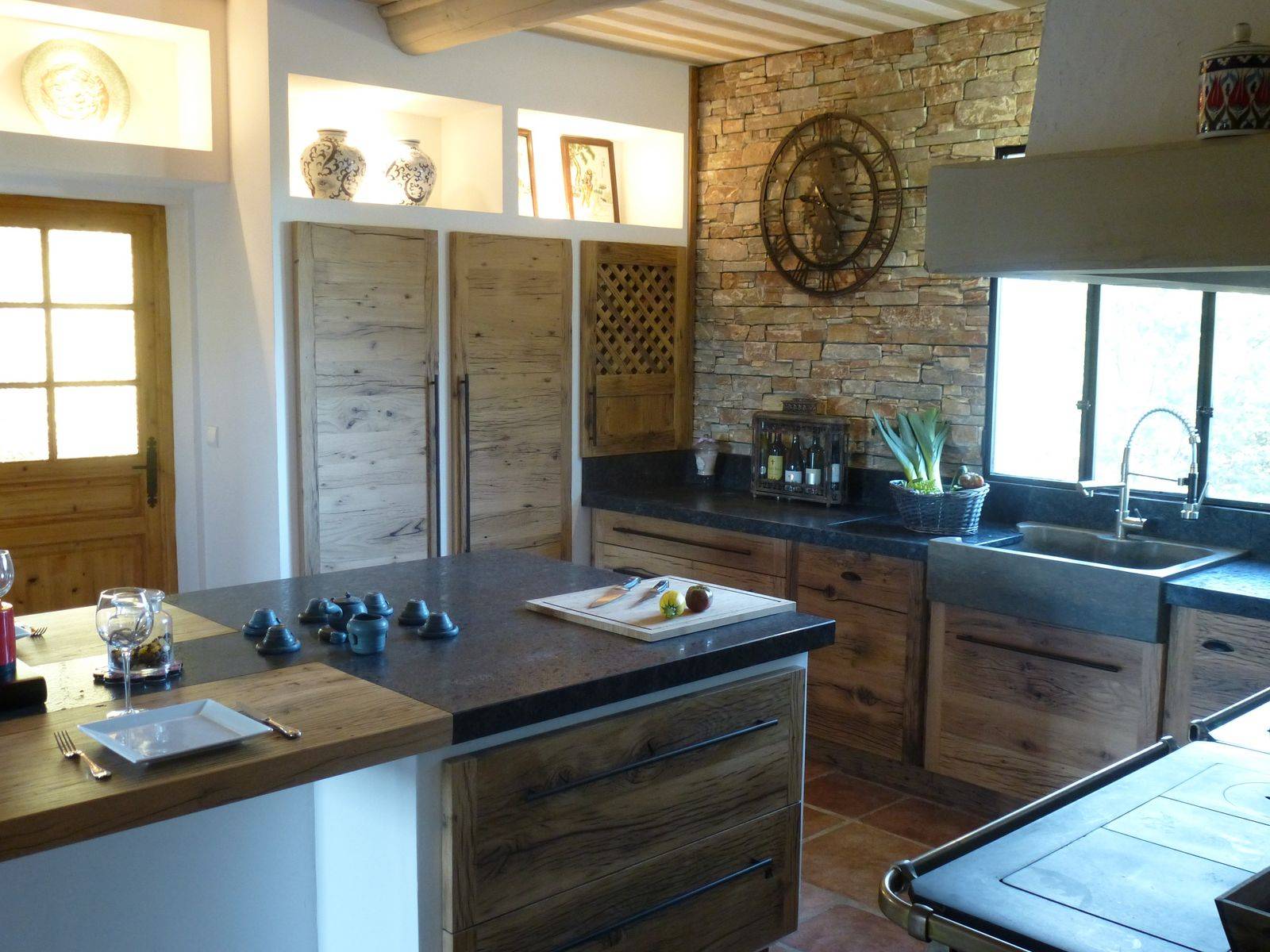 votre future cuisine en chène patiné à l'ancienne ou naturel