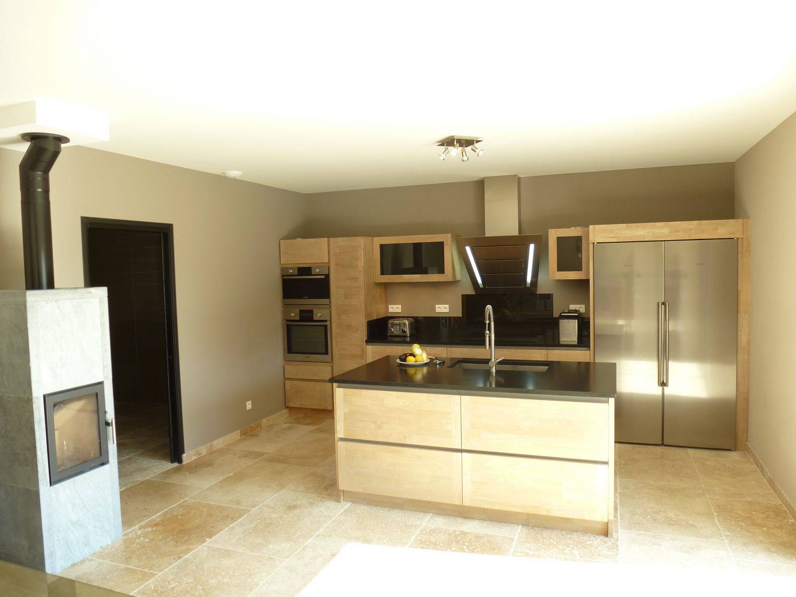 votre cuisine avec ilot central en bois clair