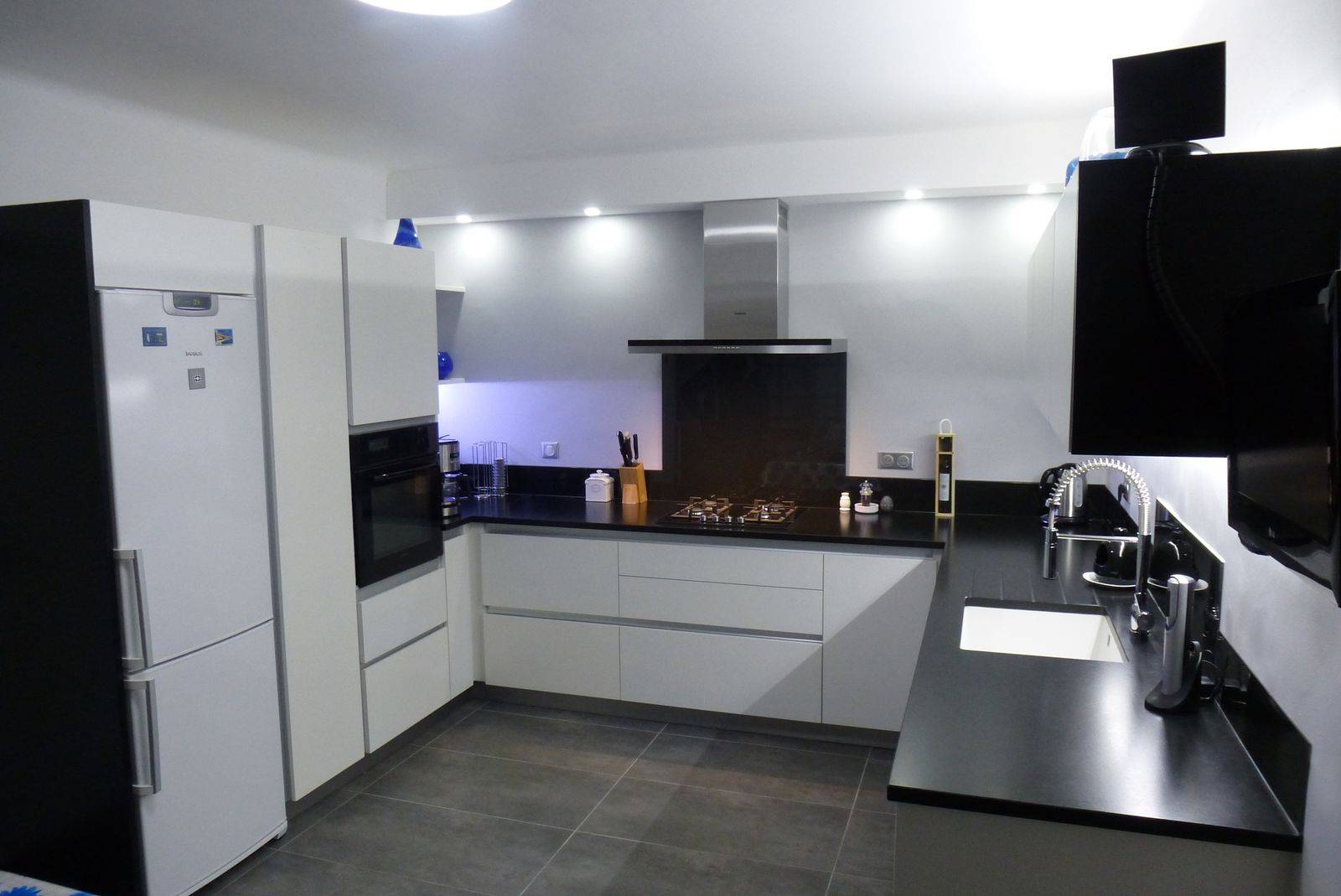 cuisine en laque design saint Rémy de Provence modèle 