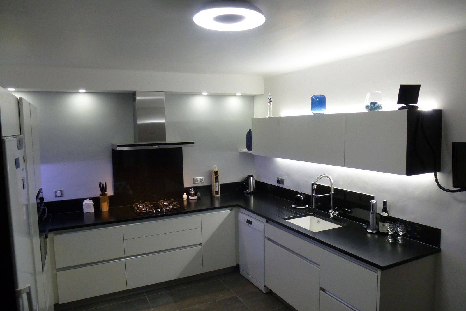 cuisine laque blanche