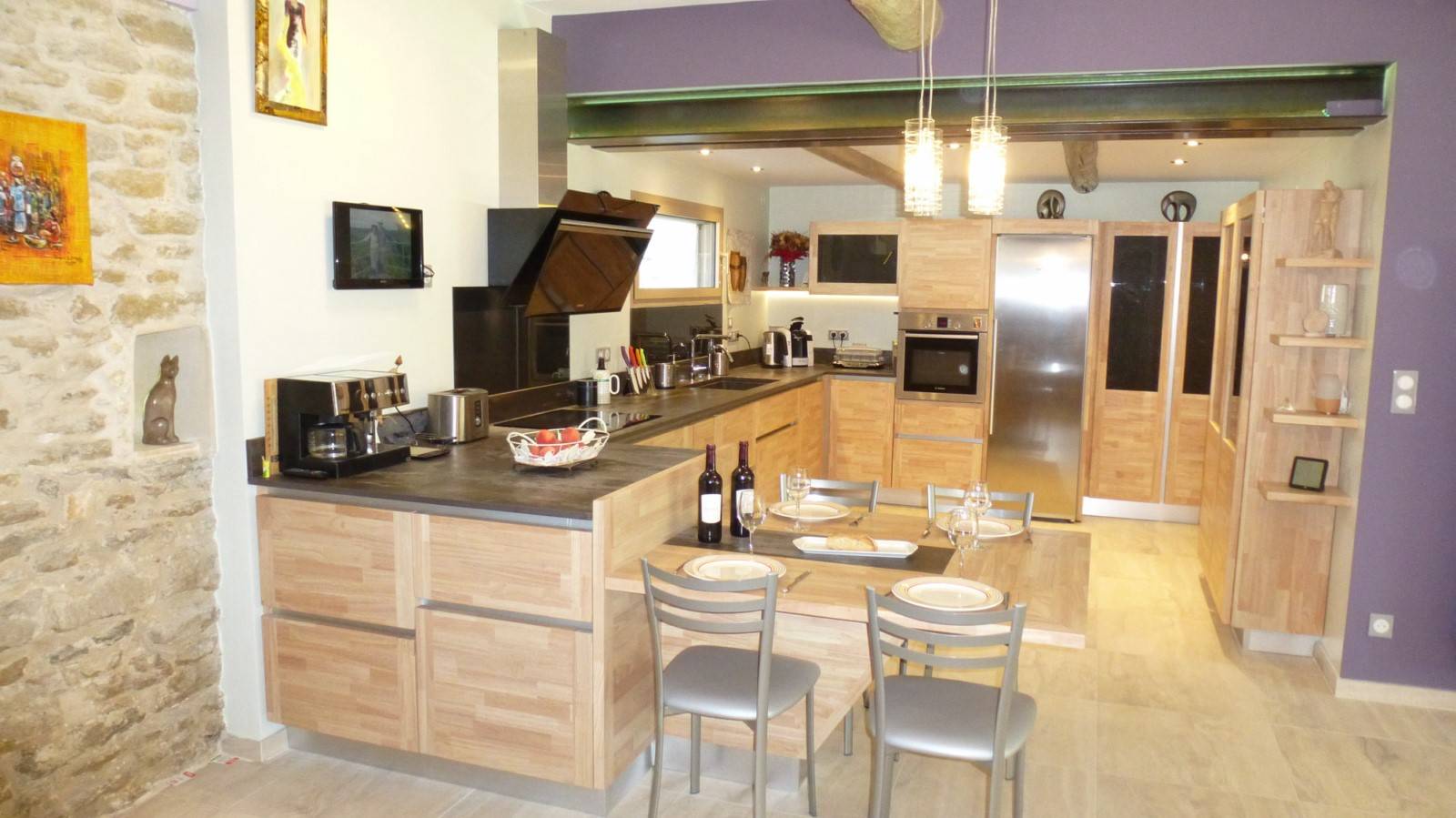 Votre fabricant ABD select vous propose cette cuisine réalisée en bois d'hévéa dans les Alpilles.