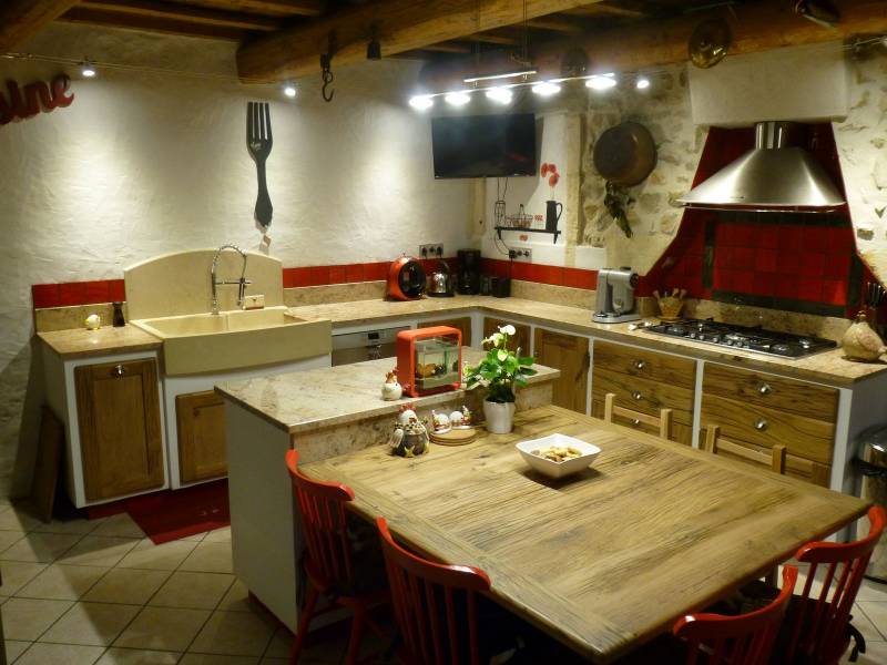 cuisine Campagne sur mesure en bois massif à Avignon