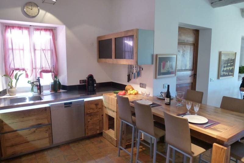 Votre cuisine en vieux chène réalisée à  Avignon