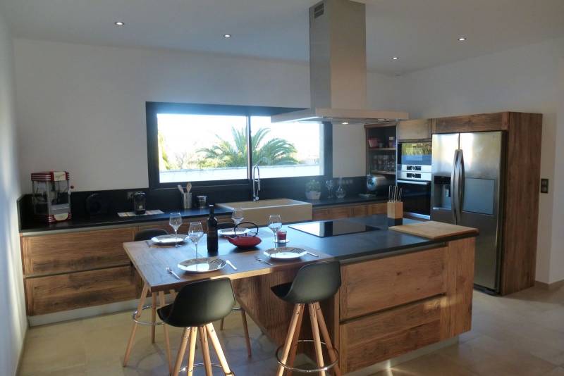 cuisine contemporaine en bois massif