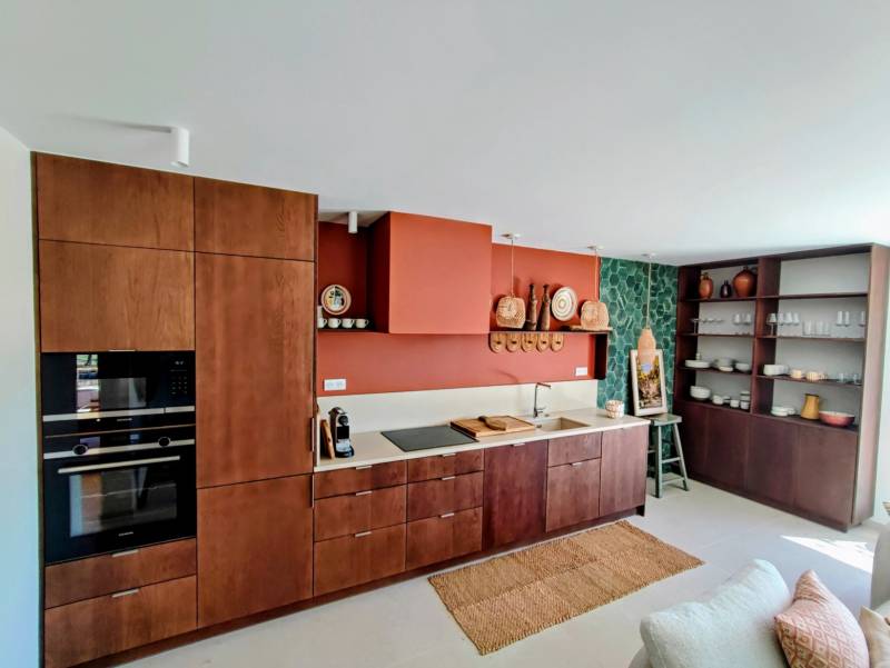 cuisine en  chêne massif 3 plis à SAINT-SATURNIN-lès-APT