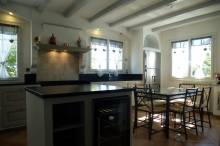 fabricant de cuisines provençales ABD select  près d'Avignon, cette cuisine provençale moderne a été réalisée à Orsan dans le Gard.