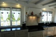 fabricant de cuisines provençales ABD select  près d'Avignon, cette cuisine provençale moderne a été réalisée à Orsan dans le Gard.