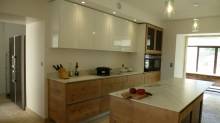 ilot central avec plan de travail en dekton